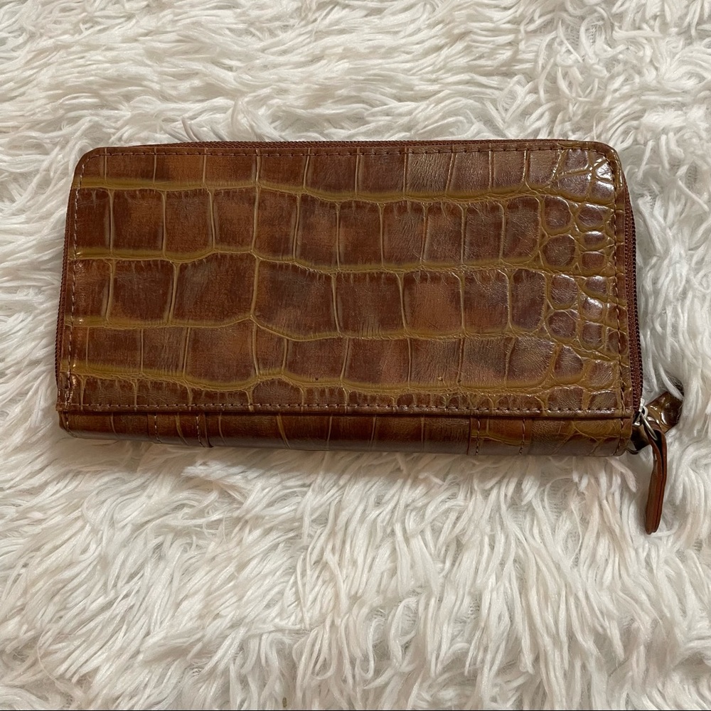 Brown Crocodile Embossed Women's Wallet - Picture 3 of 8